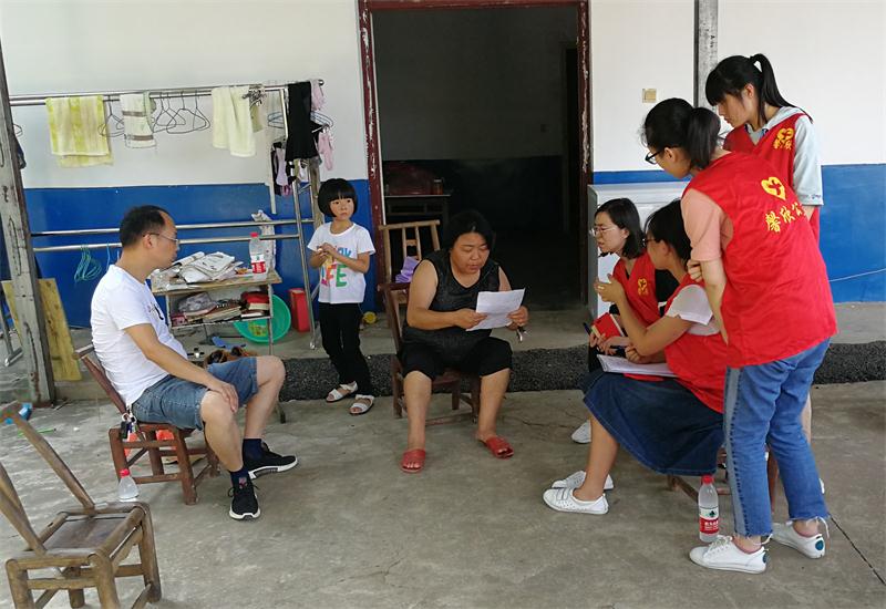三社联动：馨欣公益望城白马街道走访核实贫困儿童家庭