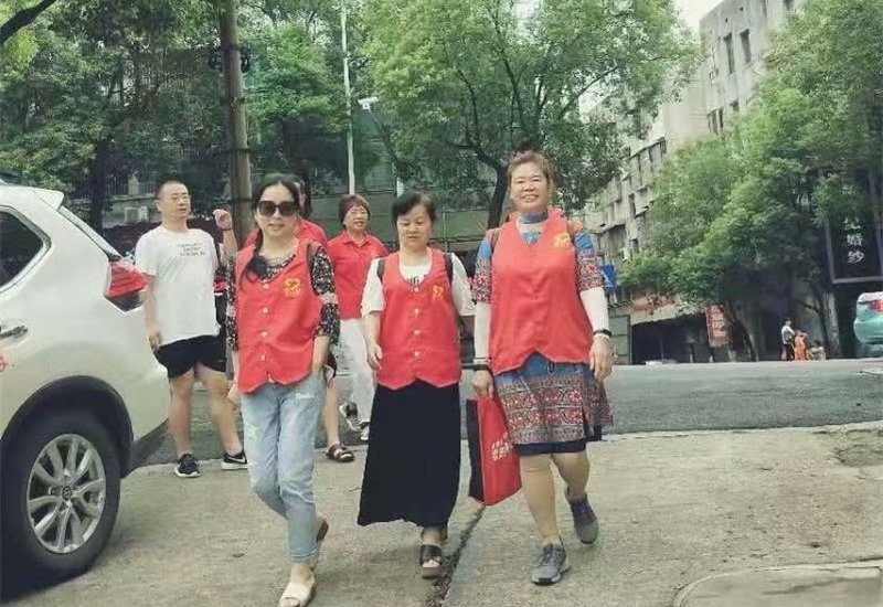 馨欣公益益阳市赫山城区与兰溪镇走访贫困学生