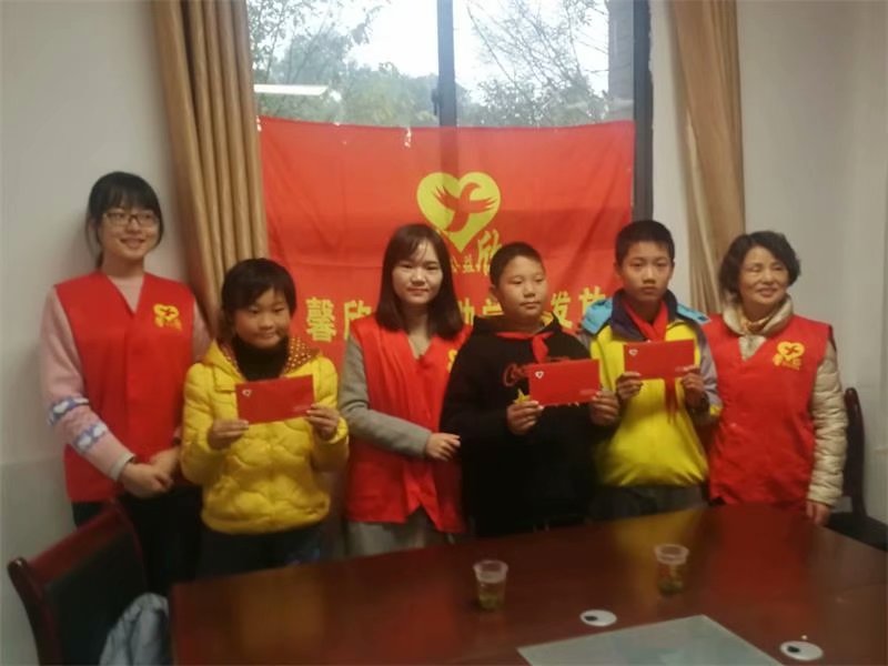 馨欣公益长沙市望城区桃林小学发放助学款