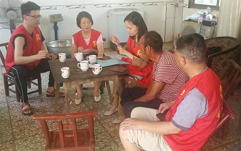 三社联动：馨欣公益望城区走访核实淑一村贫困儿童家庭