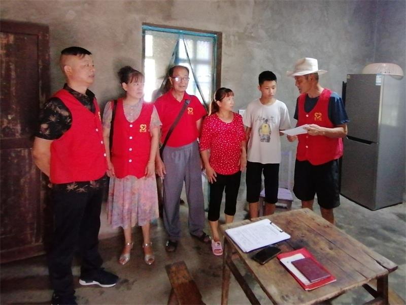 馨欣公益益阳市资阳区长春镇过鹿坪走访贫困学生