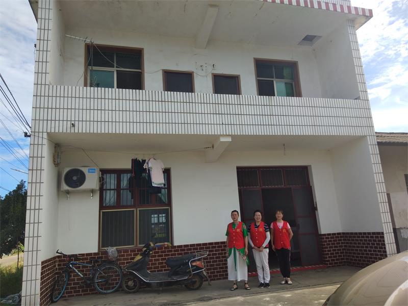 馨欣公益益阳市赫山区欧江岔镇走访贫困学生