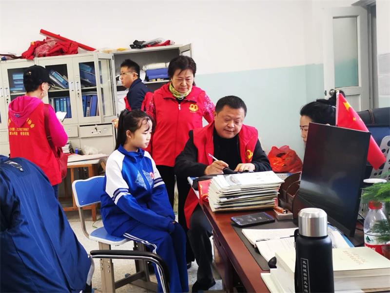 馨欣公益助学志愿者湘西自治州古丈县发放助学款