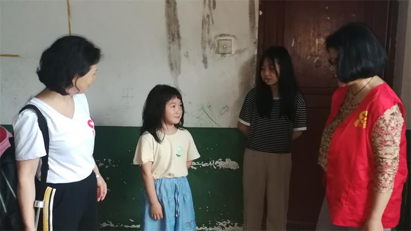 三社联动：馨欣公益岳麓区莲花镇走访核实贫困儿童家庭