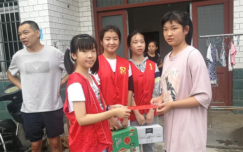 馨欣公益望城白马村和三益村慰问受助学生